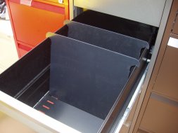 Deliaca priečka plastová A4