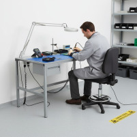 Vybavte si antistatické (ESD) pracovisko správne a ergonomicky