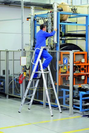 Stupňový stojací rebrík s veľkou plošinou 41635