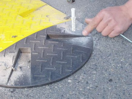 Oceľové výstuhy pre spomaľovací prah 30  km/h - 3