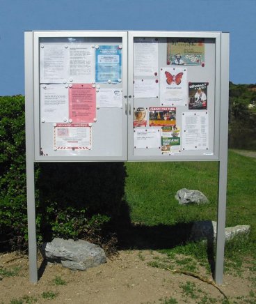 Dvojkrídlová vitrína jednostranná XML40, hĺbka 40 mm (3 modely)