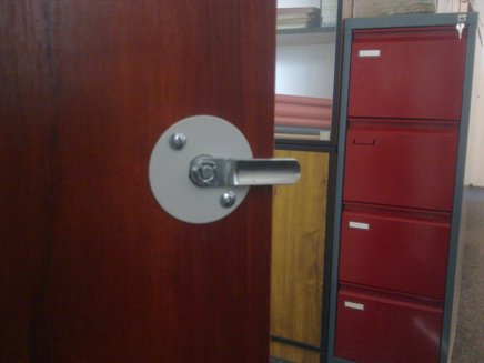 Šatňová skriňa s lamino dverami BAS 31AL - 4