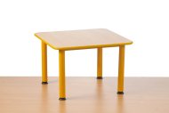 Predškolský stôl Domino štvorcový - nastaviteľný