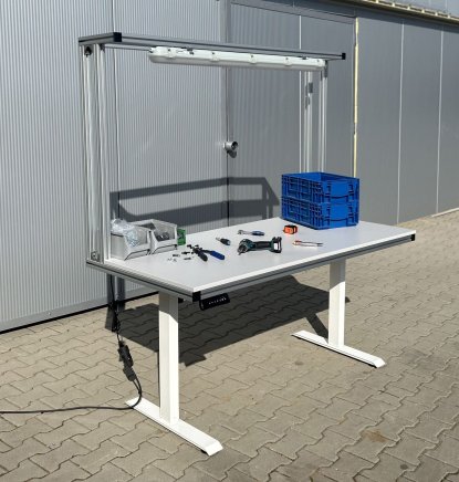 Výškovo nastaviteľný elektrický stôl z hliníkových profilov 24030730 - 2