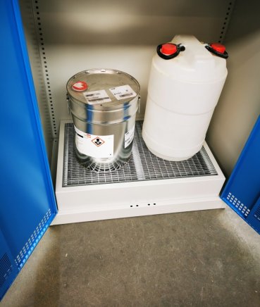 Skriňa pre ukladanie chemických látok SCH 0051 - 4