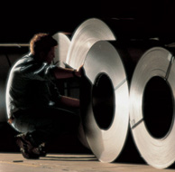 kovový nábytok Bisley - kartotéky, registračné skrine, šatňové skrine, výkresové skrine, stolové kontajnery, závesné kapsy, posuvné regály, zásuvkové skrinky